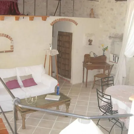 Maison Avec Piscine Partagee A *