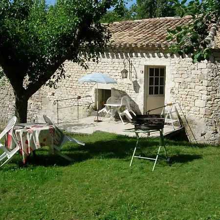 Maison Avec Piscine Partagee A *