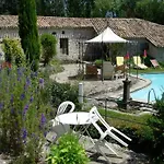 Maison Avec Piscine Partagee A *
