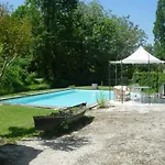 Holiday home Maison Avec Piscine Partagee A