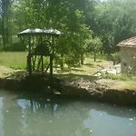 Maison Avec Piscine Partagee A Holiday home *