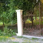 Holiday home Maison Avec Piscine Partagee A