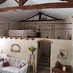 Maison Avec Piscine Partagee A *