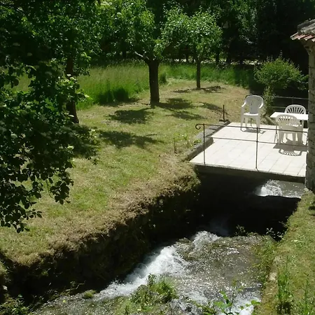 Maison Avec Piscine Partagee A Holiday home Montaigu-de-Quercy