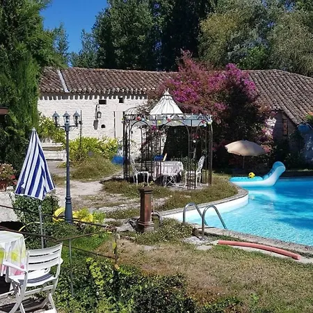 Maison Avec Piscine Partagee A *