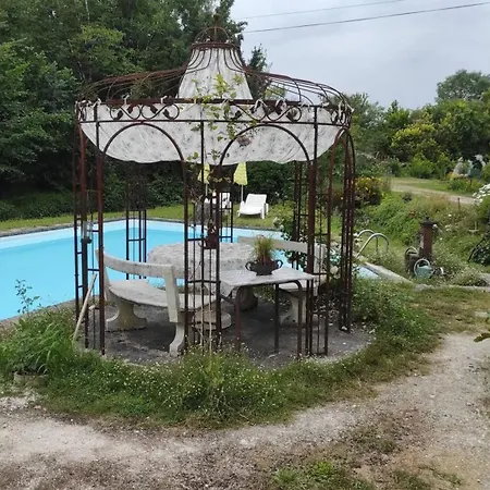 Maison Avec Piscine Partagee A Дом отдыха *